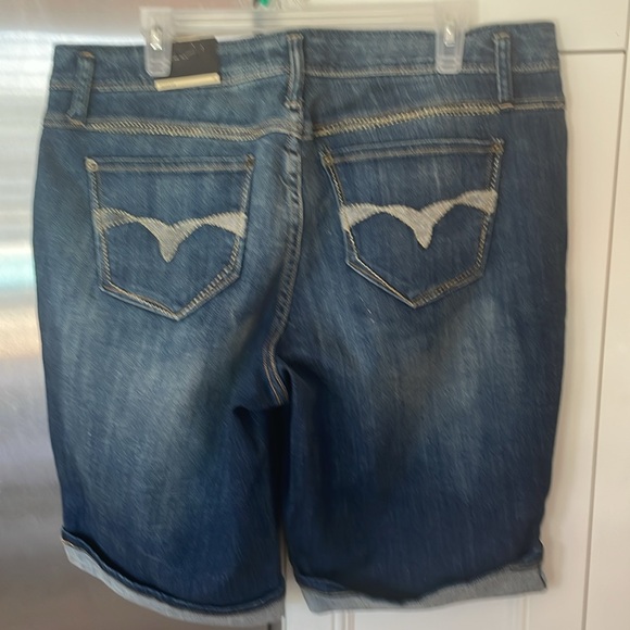 Denim Bermuda shorts, size 18 - Picture 4 of 6